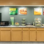 Desert Sands Inn & Suites 