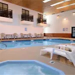 Desert Sands Inn & Suites 